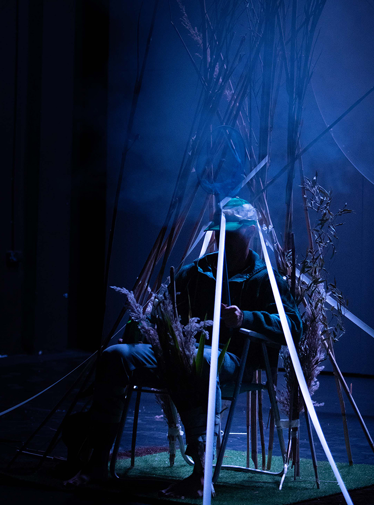 Hansel Nezza en el espectáculo Monoica, en Carme Teatre. Foto: Nuro Films